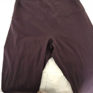 Lululemon aligns full length